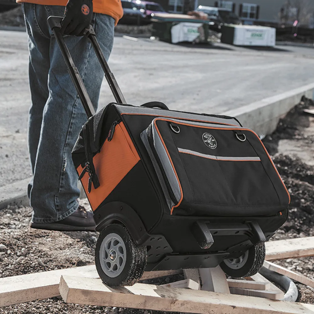 Maleta Tradesman Pro™ de 48,3 cm con ruedas para herramientas de 24 bolsillos